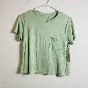 Tresics Short Sleeve Cropped  Light Green Top  NWT Size: Small